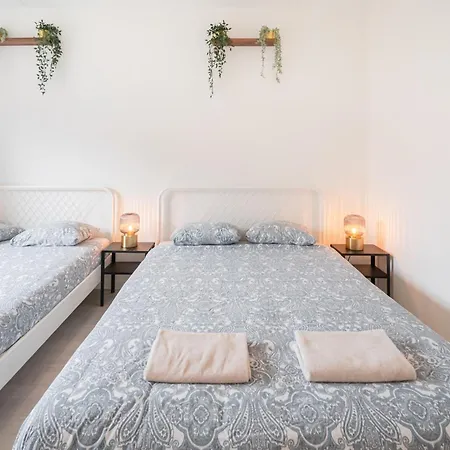 Bright In The Heart Of Apartamento Amberes